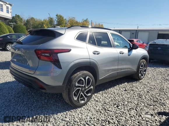 2025 Chevrolet Trax 2RS с VIN KL77LJEP3SC097355, выставлен на аукционе Copart как лот 85523095 с пробегом 8 183 миль миль и Списание • Salvage title. История ставок и продаж доступна на DreamBid. Изображение 3.