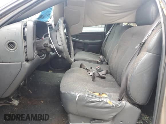2000 Chevrolet Silverado 1500 LS with VIN 1GCEC14W5YZ113273, listed as a Copart auction lot 58306795 with 226,072 mi miles and Non repairable. Bid and sale history available at DreamBid. Image 7.