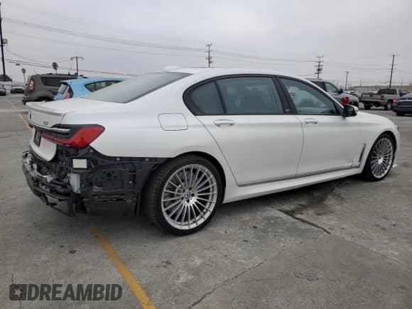 2022 BMW 7 Series with VIN WBA7U2C15NCH16420, listed as a Copart auction lot 84071065 with 25,198 mi miles and Clean title. Bid and sale history available at DreamBid. Image 3.