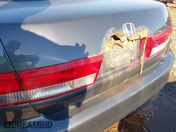 2004 Honda Accord LX с VIN 1HGCM56404A108337, выставлен на аукционе IAAI как лот 43408231 с пробегом 425 192 миль миль и . История ставок и продаж доступна на DreamBid. Изображение 6.