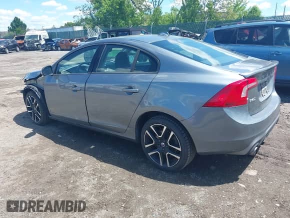 2017 Volvo S60 Dynamic с VIN YV126MFL4H2432746, выставлен на аукционе IAAI как лот 42219365 с пробегом 169 504 миль миль и . История ставок и продаж доступна на DreamBid. Изображение 3.