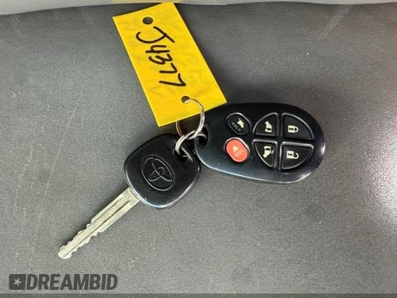 2005 Toyota Sienna XLE z VIN 5TDBA22C35S047679, wystawiony jako IAAI lot #43417118 z przebiegiem 250 675 mil mil oraz . Historia ofert i sprzedaży dostępna na DreamBid. Obrazek 11.