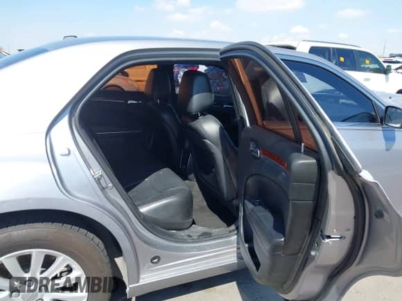 2013 Chrysler 300 with VIN 2C3CCAAG6DH612019, listed as a IAAI auction lot 43065392 with 114,371 mi miles and . Bid and sale history available at DreamBid. Image 8.