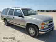 1998 Chevrolet Suburban с VIN 3GNEC16R0WG116738, выставлен на аукционе Copart как лот 56048935 с пробегом 157 162 миль миль и Списание • Salvage title. История ставок и продаж доступна на DreamBid. Изображение 4.