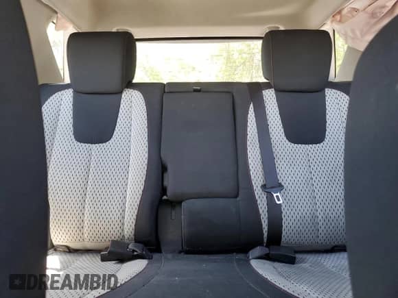 2010 Chevrolet Equinox LS with VIN 2CNALBEW7A6389745, listed as a Copart auction lot 57680915 with 250,485 mi miles and Clean title. Bid and sale history available at DreamBid. Image 10.
