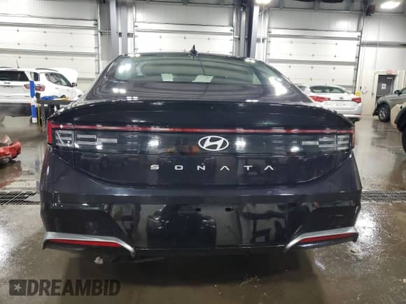 2025 Hyundai Sonata SEL Convenience с VIN KMHL14JA5SA463446, выставлен на аукционе Copart как лот 62718475 с пробегом 8 436 миль миль и Списание • Salvage title. История ставок и продаж доступна на DreamBid. Изображение 6.