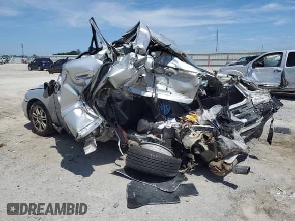 2008 Volvo S60 2.5T с VIN YV1RH592682676058, выставлен на аукционе Copart как лот 71983685 с пробегом Не указан миль и На запчасти • Non repairable. История ставок и продаж доступна на DreamBid. Изображение 2.