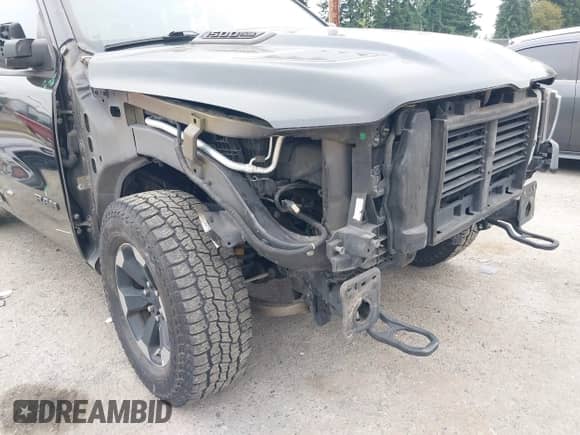 2019 Ram 1500 Rebel z VIN 1C6SRFLTXKN602649, wystawiony jako IAAI lot #42780134 z przebiegiem 149 750 mil mil oraz . Historia ofert i sprzedaży dostępna na DreamBid. Obrazek 19.