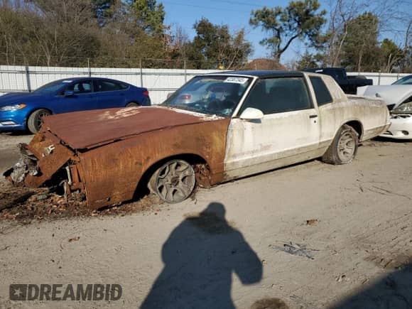 1986 Chevrolet Monte Carlo Sport с VIN 1G1GZ37G0GR109100, выставлен на аукционе Copart как лот 42387345 с пробегом Не указан миль и На запчасти • Non repairable. История ставок и продаж доступна на DreamBid. Изображение 1.