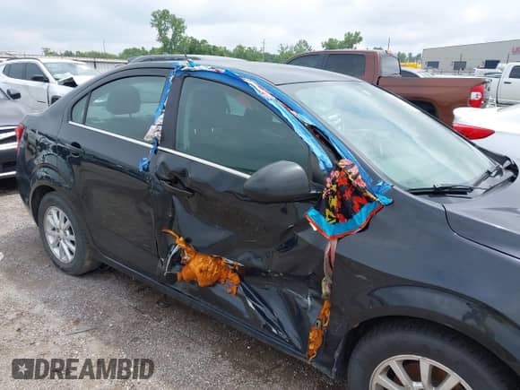 2018 Chevrolet Sonic LT with VIN 1G1JD5SHXJ4140679, listed as a IAAI auction lot 42870265 with 181,883 mi miles and . Bid and sale history available at DreamBid. Image 6.
