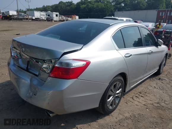 2014 Honda Accord LX с VIN 1HGCR2F33EA109085, выставлен на аукционе IAAI как лот 39960006 с пробегом 168 703 миль миль и . История ставок и продаж доступна на DreamBid. Изображение 4.