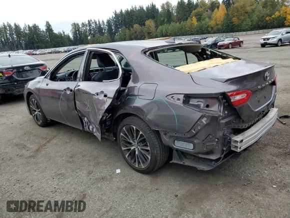 2019 Toyota Camry SE z VIN 4T1B11HK0KU207285, wystawiony jako Copart lot #82714065 z przebiegiem 57 939 mil mil oraz Szkoda całkowita • Salvage title. Historia ofert i sprzedaży dostępna na DreamBid. Obrazek 2.