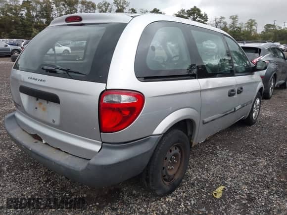 2007 Dodge Caravan SE with VIN 1D4GP25E27B222406, listed as a IAAI auction lot 43399101 with 133,471 mi miles and . Bid and sale history available at DreamBid. Image 4.
