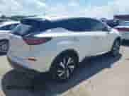 2024 Nissan Murano SL z VIN 5N1AZ2CJ1RC109682, wystawiony jako IAAI lot #42696525 z przebiegiem 12 845 mil mil oraz . Historia ofert i sprzedaży dostępna na DreamBid. Obrazek 4.