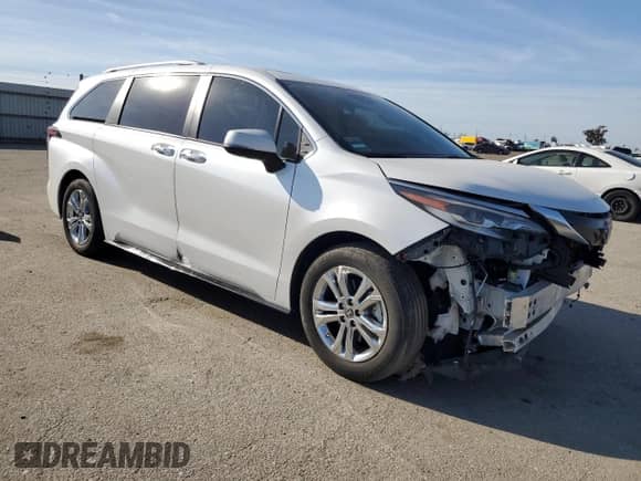 2023 Toyota Sienna Platinum z VIN 5TDESKFC4PS099796, wystawiony jako Copart lot #49534595 z przebiegiem 42 279 mil mil oraz Szkoda całkowita • Salvage title. Historia ofert i sprzedaży dostępna na DreamBid. Obrazek 4.