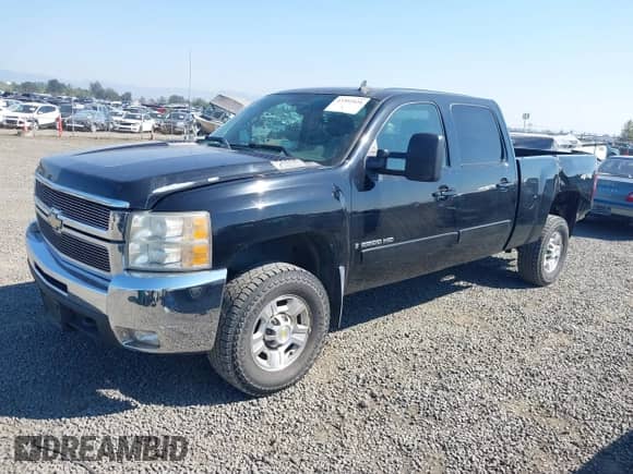2007 Chevrolet Silverado 2500HD 1LT z VIN 1GCHK23K67F544547, wystawiony jako IAAI lot #43302426 z przebiegiem 247 126 mil mil oraz . Historia ofert i sprzedaży dostępna na DreamBid. Obrazek 2.