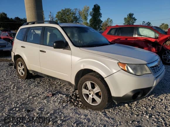 2012 Subaru Forester X z VIN JF2SHABC4CH424299, wystawiony jako Copart lot #81882635 z przebiegiem 117 918 mil mil oraz Czysty tytuł • Clean title. Historia ofert i sprzedaży dostępna na DreamBid. Obrazek 4.