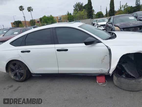 2024 Honda Accord Sport-L с VIN 1HGCY2F71RA090371, выставлен на аукционе IAAI как лот 42042051 с пробегом 13 337 миль миль и . История ставок и продаж доступна на DreamBid. Изображение 13.