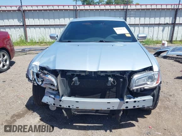 2013 Chrysler 300 с VIN 2C3CCAAG7DH613230, выставлен на аукционе IAAI как лот 42794743 с пробегом 63 034 миль миль и . История ставок и продаж доступна на DreamBid. Изображение 13.