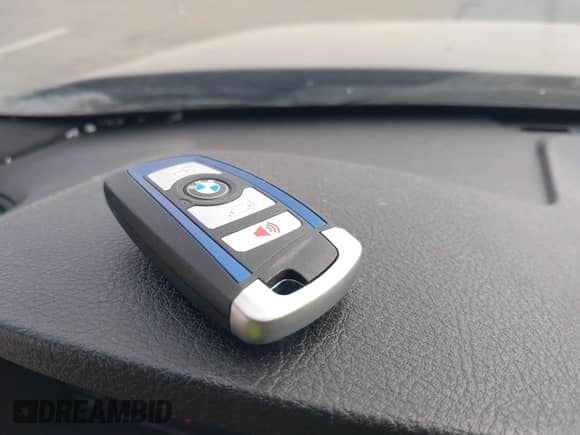 2015 BMW 4 Series 435i xDrive z VIN WBA4B3C54FD669696, wystawiony jako IAAI lot #42598793 z przebiegiem 124 510 mil mil oraz . Historia ofert i sprzedaży dostępna na DreamBid. Obrazek 11.