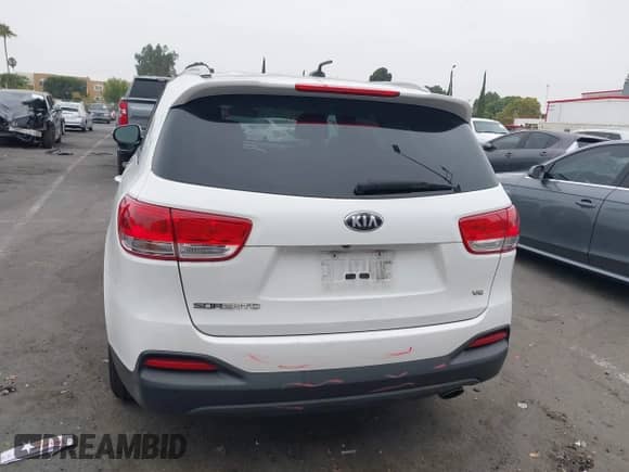 2018 Kia Sorento LX z VIN 5XYPG4A5XJG359038, wystawiony jako IAAI lot #42966967 z przebiegiem 75 087 mil mil oraz . Historia ofert i sprzedaży dostępna na DreamBid. Obrazek 16.