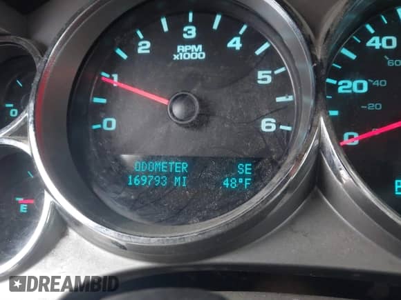 2011 Chevrolet Silverado 1500 LT z VIN 1GCRKSE32BZ174778, wystawiony jako IAAI lot #43409106 z przebiegiem 169 793 mil mil oraz . Historia ofert i sprzedaży dostępna na DreamBid. Obrazek 15.