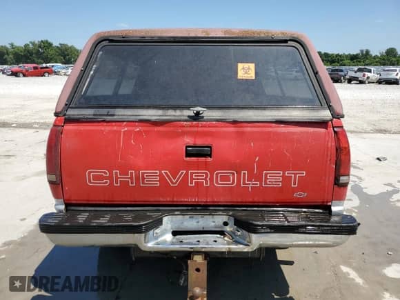 1996 Chevrolet Silverado 2500 с VIN 1GCGC29R1TE197853, выставлен на аукционе Copart как лот 68318855 с пробегом Не указан миль и Списание • Salvage title. История ставок и продаж доступна на DreamBid. Изображение 6.