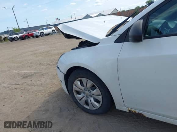 2013 Chevrolet Cruze LS с VIN 1G1PA5SG7D7261912, выставлен на аукционе IAAI как лот 43086665 с пробегом 152 173 миль миль и . История ставок и продаж доступна на DreamBid. Изображение 6.
