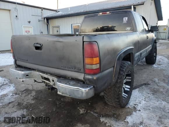 2000 Chevrolet Silverado 2500 LS с VIN 1GCGK29U8YZ106164, выставлен на аукционе Copart как лот 87706025 с пробегом Не указан миль и Списание • Salvage title. История ставок и продаж доступна на DreamBid. Изображение 3.