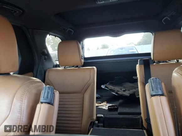 2017 Land Rover Discovery HSE Luxury с VIN SALRHBBV1HA045421, выставлен на аукционе Copart как лот 87044065 с пробегом Не указан миль и Чистый • Clean title. История ставок и продаж доступна на DreamBid. Изображение 10.