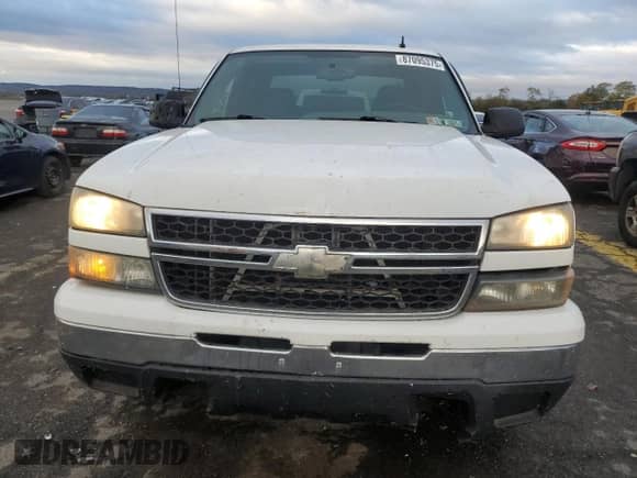 2006 Chevrolet Silverado 1500 LT3 с VIN 2GCEK13Z061279754, выставлен на аукционе Copart как лот 87095375 с пробегом 329 336 миль миль и Чистый • Clean title. История ставок и продаж доступна на DreamBid. Изображение 5.
