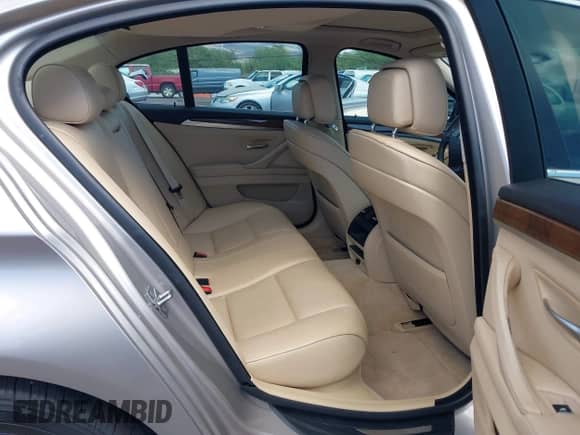 2012 BMW 5 Series 535i с VIN WBAFR7C57CC810063, выставлен на аукционе IAAI как лот 43546664 с пробегом 170 027 миль миль и . История ставок и продаж доступна на DreamBid. Изображение 8.