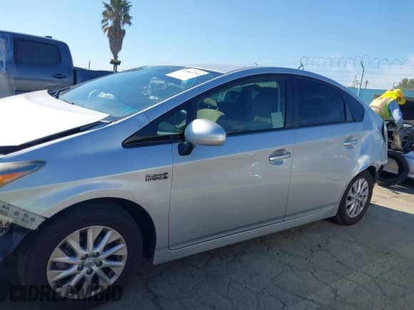 2015 Toyota Prius Advanced z VIN JTDKN3DP7F3072386, wystawiony jako IAAI lot #41860795 z przebiegiem 152 302 mil mil oraz . Historia ofert i sprzedaży dostępna na DreamBid. Obrazek 14.