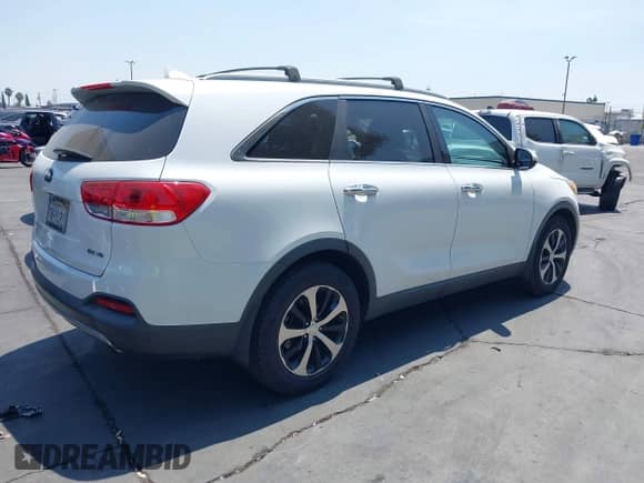 2016 Kia Sorento EX with VIN 5XYPH4A56GG106899, listed as a IAAI auction lot 42909390 with 119,326 mi miles and . Bid and sale history available at DreamBid. Image 4.