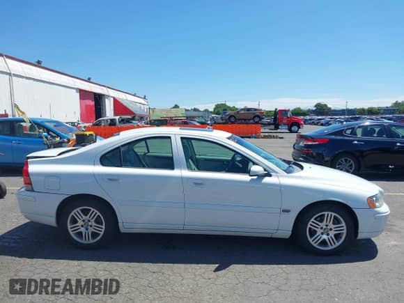 2005 Volvo S60 с VIN YV1RS592452432485, выставлен на аукционе IAAI как лот 42663011 с пробегом 177 739 миль миль и . История ставок и продаж доступна на DreamBid. Изображение 13.