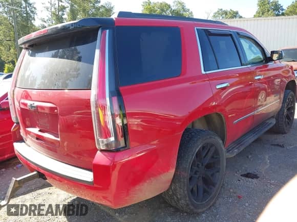 2019 Chevrolet Tahoe LS with VIN 1GNSKAKC1KR197010, listed as a IAAI auction lot 42718151 with 117,781 mi miles and . Bid and sale history available at DreamBid. Image 4.