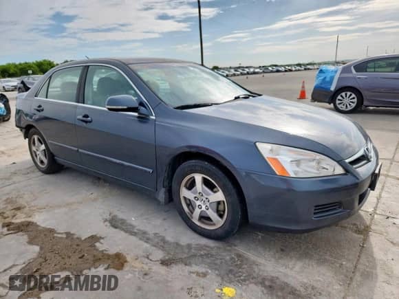 2006 Honda Accord with NAVI z VIN JHMCN36556C003727, wystawiony jako Copart lot #63257315 z przebiegiem 173 942 mil mil oraz Szkoda całkowita • Salvage title. Historia ofert i sprzedaży dostępna na DreamBid. Obrazek 4.