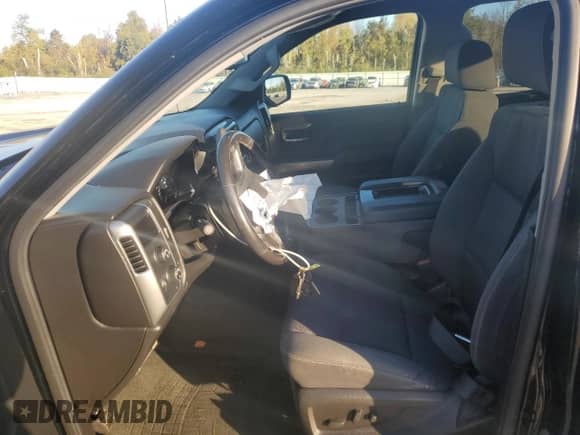 2018 Chevrolet Silverado 1500 LT z VIN 1GCVKREC6JZ239783, wystawiony jako Copart lot #84482565 z przebiegiem 95 213 mil mil oraz Szkoda całkowita • Salvage title. Historia ofert i sprzedaży dostępna na DreamBid. Obrazek 7.