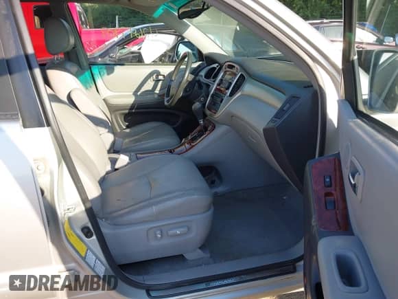 2004 Toyota Highlander с VIN JTEEP21A840030322, выставлен на аукционе IAAI как лот 42647909 с пробегом 251 454 миль миль и . История ставок и продаж доступна на DreamBid. Изображение 5.