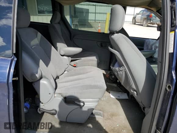 2004 Dodge Caravan SXT with VIN 2D4GP44L54R591043, listed as a Copart auction lot 45982175 with 227,444 mi miles and Salvage title. Bid and sale history available at DreamBid. Image 11.
