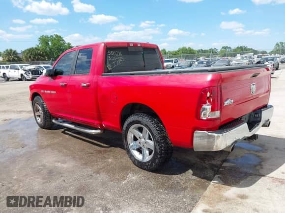 2011 Ram 1500 Big Horn z VIN 1D7RB1GT6BS550226, wystawiony jako IAAI lot #41889007 z przebiegiem 209 053 mil mil oraz . Historia ofert i sprzedaży dostępna na DreamBid. Obrazek 3.