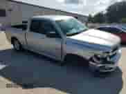 2018 Ram 1500 SLT z VIN 1C6RR6GG7JS114464, wystawiony jako Copart lot #61401325 z przebiegiem 99 894 mil mil oraz Szkoda całkowita • Salvage title. Historia ofert i sprzedaży dostępna na DreamBid. Obrazek 4.