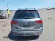 2021 Volkswagen Tiguan SE с VIN 3VV2B7AX4MM091592, выставлен на аукционе IAAI как лот 42520122 с пробегом 87 485 миль миль и . История ставок и продаж доступна на DreamBid. Изображение 16.