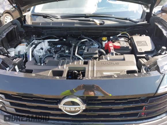 2025 Nissan Kicks SV with VIN 3N8AP6CA2SL440030, listed as a IAAI auction lot 43167504 with 101 mi miles and . Bid and sale history available at DreamBid. Image 10.