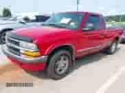 1998 Chevrolet S-10 LS with VIN 1GCDT19X9W8121358, listed as a IAAI auction lot 42384796 with 152,795 mi miles and . Bid and sale history available at DreamBid. Image 2.