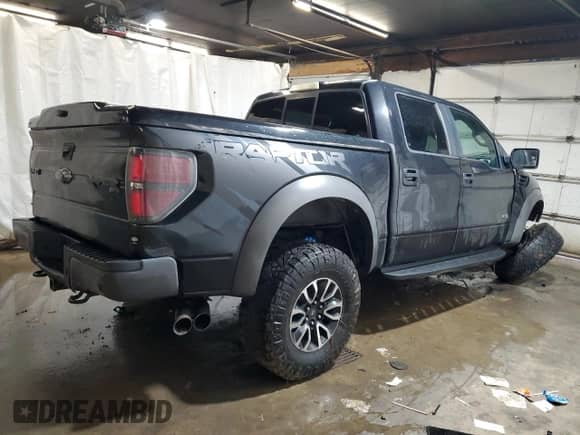2013 Ford F-150 SVT Raptor z VIN 1FTFW1R68DFC91565, wystawiony jako Copart lot #63976585 z przebiegiem 58 871 mil mil oraz Szkoda całkowita • Salvage title. Historia ofert i sprzedaży dostępna na DreamBid. Obrazek 3.