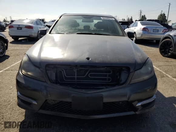 2012 Mercedes-Benz C 250 Sport с VIN WDDGF4HBXCR233965, выставлен на аукционе Copart как лот 82598215 с пробегом 156 674 миль миль и Чистый • Clean title. История ставок и продаж доступна на DreamBid. Изображение 5.