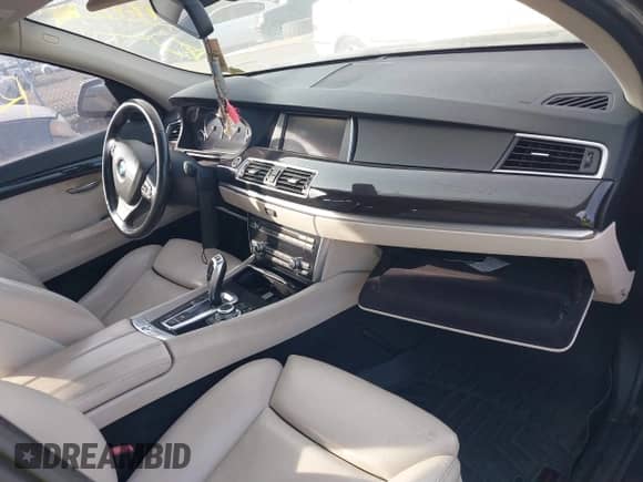 2010 BMW 5 Series 550i Gran Turismo с VIN WBASN4C59AC208450, выставлен на аукционе IAAI как лот 41648040 с пробегом Не указан миль и . История ставок и продаж доступна на DreamBid. Изображение 5.