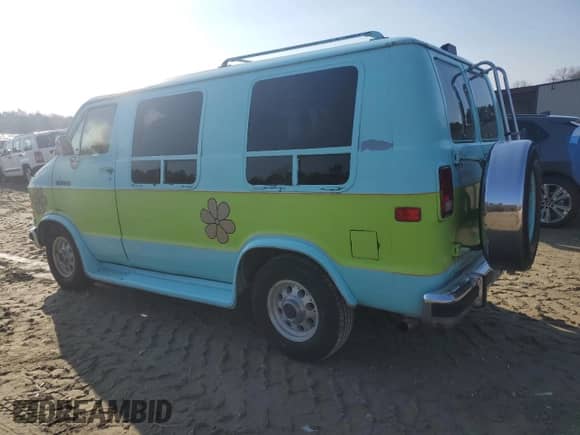 1993 Dodge Cargo z VIN 2B6HB21X5PK528473, wystawiony jako Copart lot #43371745 z przebiegiem Nie podano mil oraz Szkoda całkowita • Salvage title. Historia ofert i sprzedaży dostępna na DreamBid. Obrazek 2.