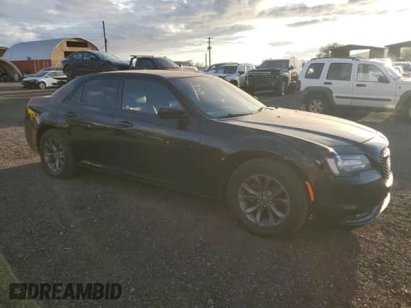2019 Chrysler 300 S с VIN 2C3CCABG0KH562942, выставлен на аукционе Copart как лот 84055845 с пробегом 52 810 миль миль и На запчасти • Non repairable. История ставок и продаж доступна на DreamBid. Изображение 4.